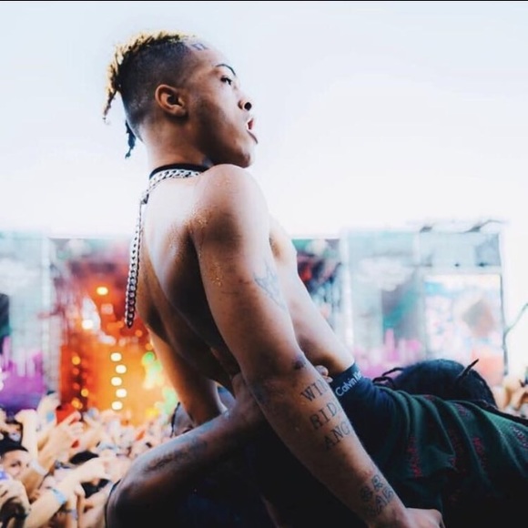 Meet your Posher, Lydia - Picture 1 of 1